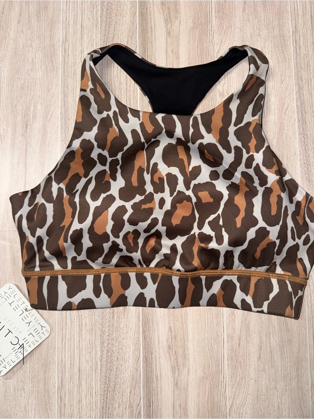 High-Neck Leopard Print Sports Bra - Brown